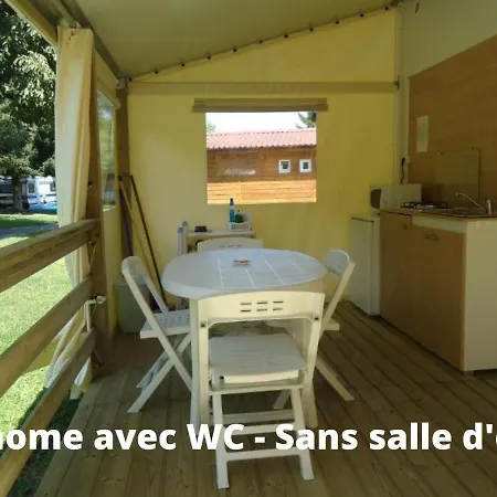 Camping Le Verger Fleuri キャンプ場 2*