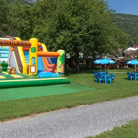 Camping Le Verger Fleuri 2* Lathuile