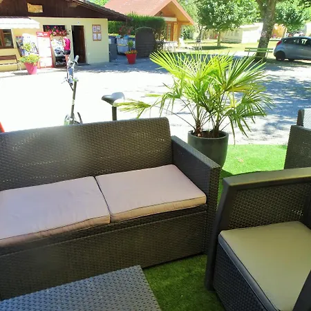 Camping Le Verger Fleuri 2* Lathuile